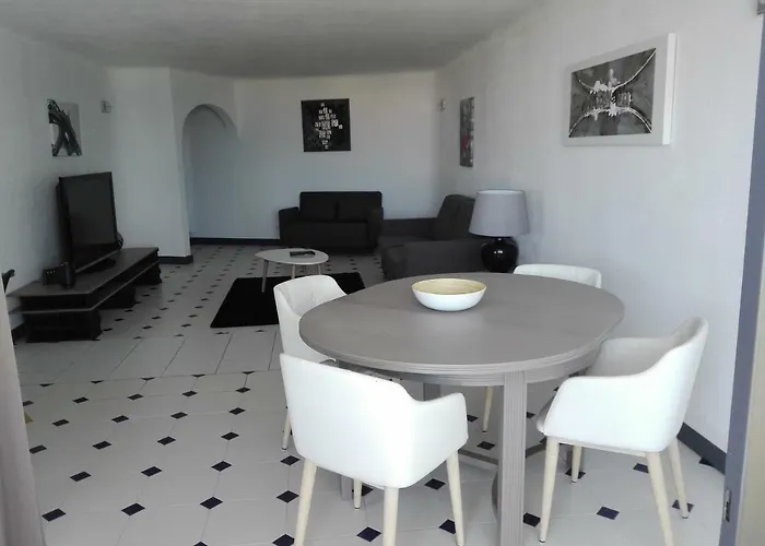 Edificio Coral Apartment